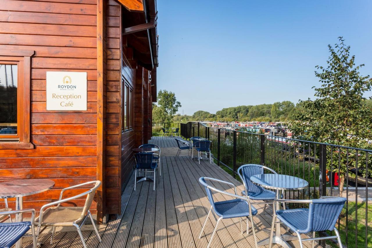 Roydon Marina Village Hotel Exterior foto